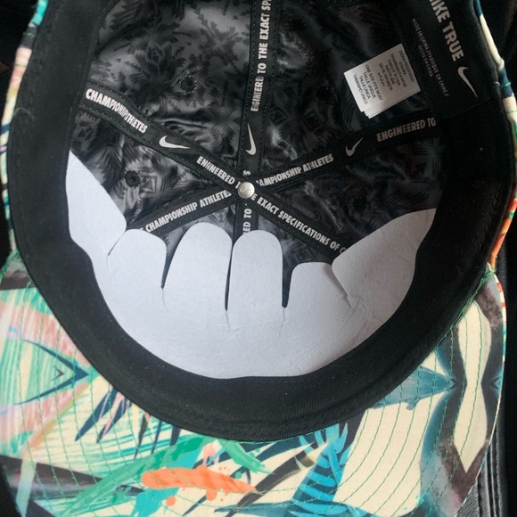 Nike Lebron James Champion Celebration Floral Snapback Cap - Picture 5 of 16